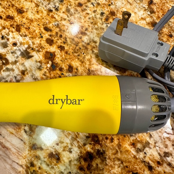 Drybar The Double Shot Oval Blow-Dryer Brush - Picture 2 of 6